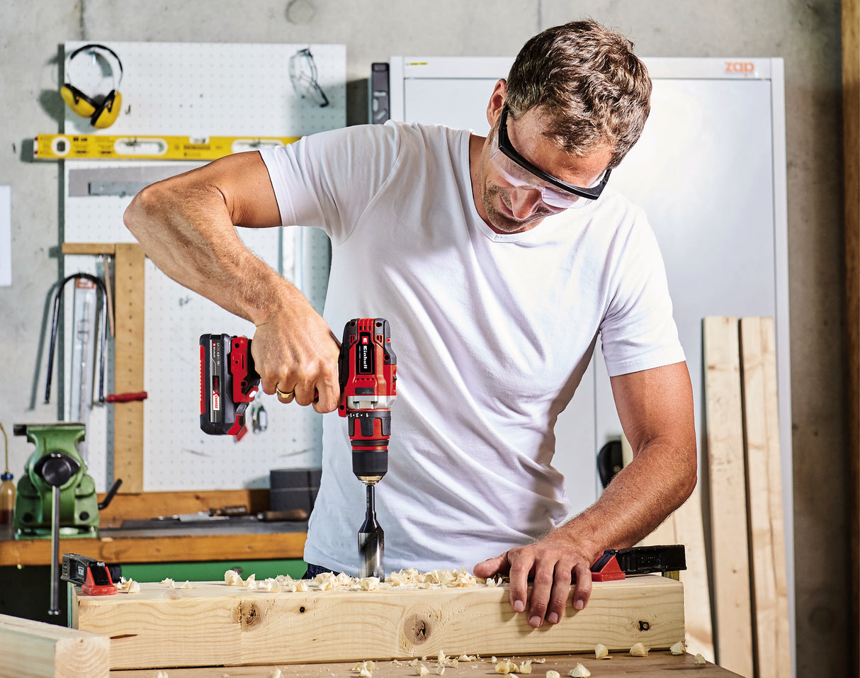 Masina de gaurit si insurubat (bormasina) pe acumulator Einhell TE-CD 18/40 Li + polizor unghiular pe acumulator TC-AG 18/115 Li Power X-Change, Li-Ion, 2x 18 V, incl. 1x acumulator 4 Ah si incarcator, accesorii polizor unghiular, cutie biti, geanta