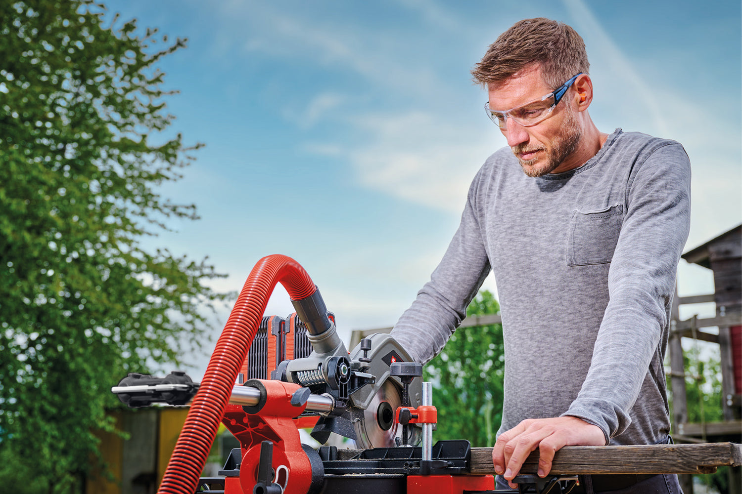 Fierastrau circular pe acumulatori Einhell TE-SM 36/8 L Li-Solo Power X-Change (36 V, lama de Fierastrau cu varf de carbura Ø 216, masa de Fierastrau rotativa, functie de glisare, laser cu linie de taiere, fara acumulator