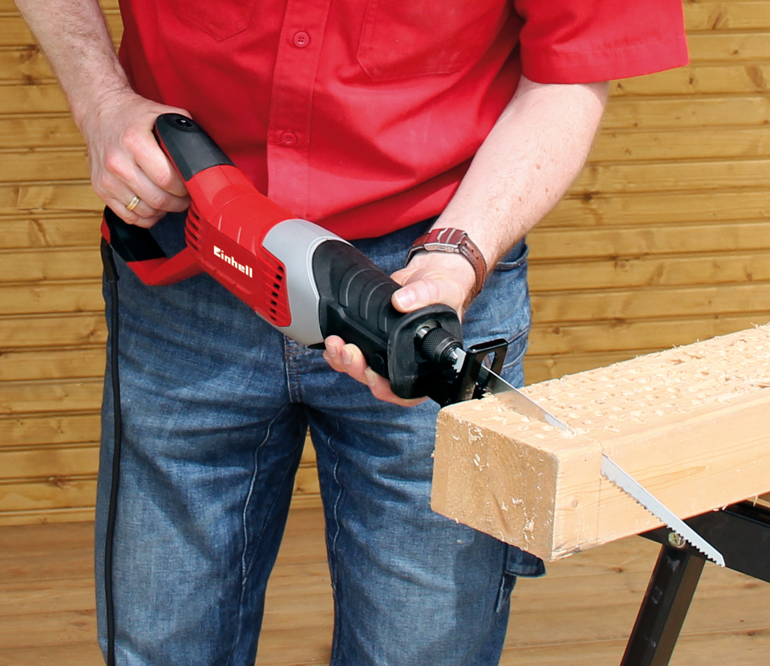 Einhell TC-AP 650 E univerzális fűrész, 650 W, löketszám 500-3000 1/perc, vágási mélység 150 mm, szerszám nélküli pengecsere, 2 darabos pengekészlettel együtt