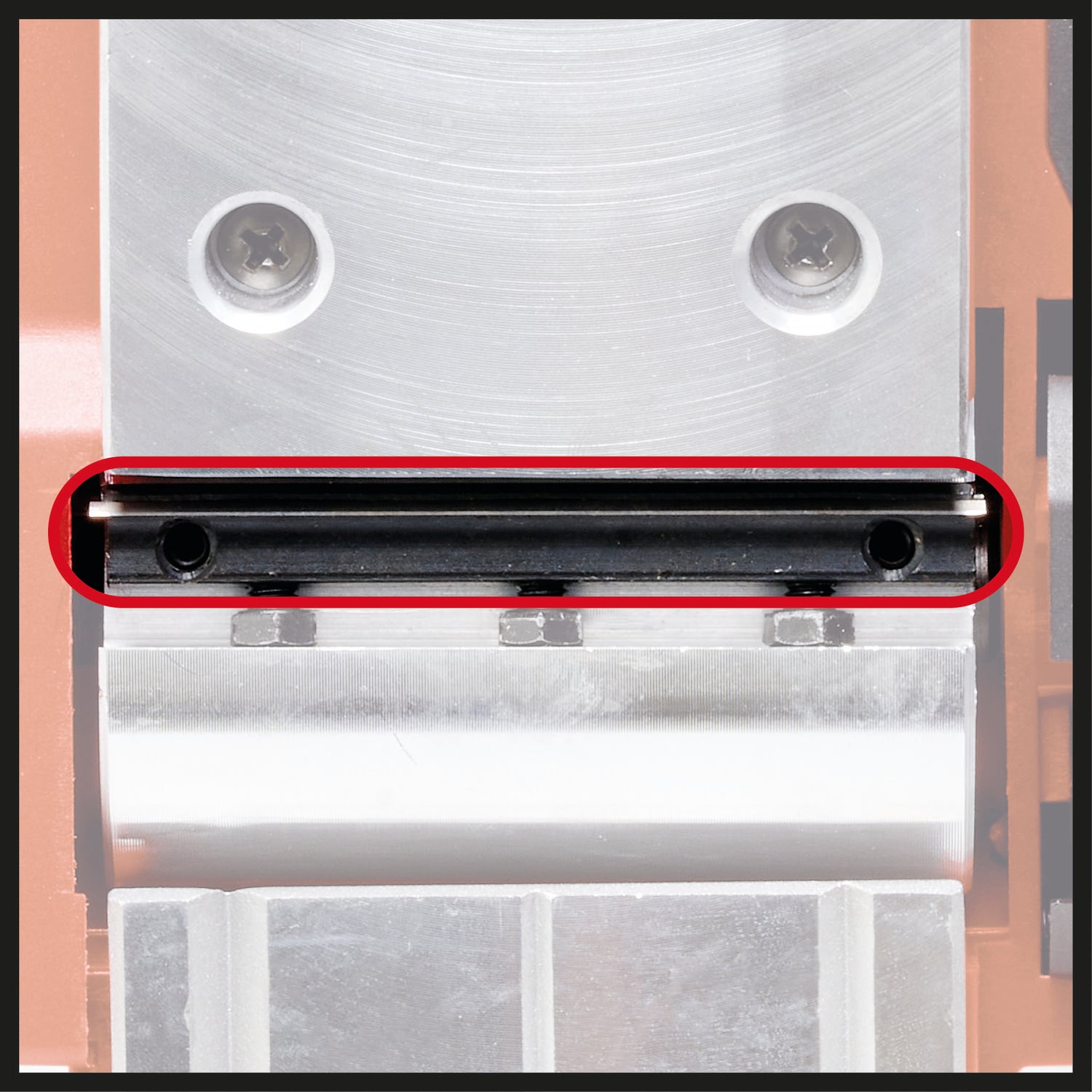 Rindea Einhell TE-PL 920, 920 wati, adancime de taiere de pana la 3,5 mm, ax cu lama mare, sabot de parcare automat, include ghidaj longitudinal, adaptor de aspirare si 2 lame reversibile TCT