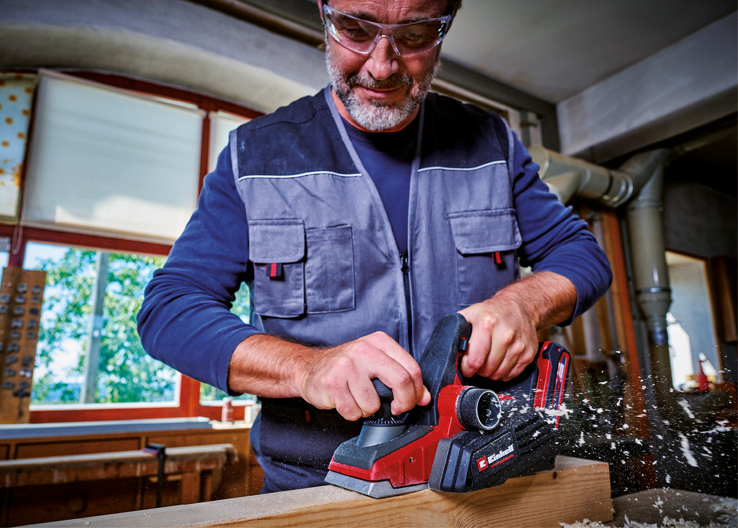 Rindea electrica fara fir Einhell Professional TP-PL 18/3 Li BL - Solo Power X-Change (18 V, fara perii, latime rindeluire 82 mm, adancime pana la 3 mm, ax cutit, talpa parcare, fara acumulator)