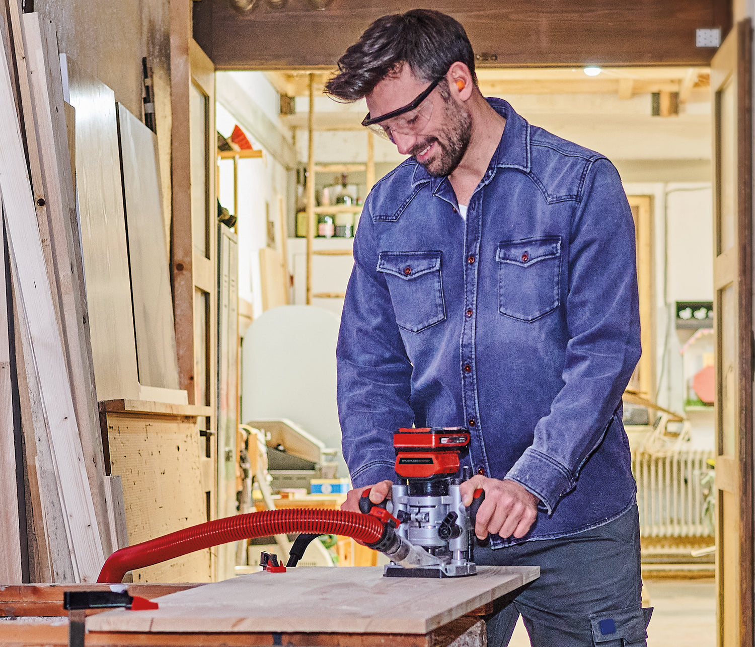 Freza multifuctionala pe acumulator Einhell Professional TP-RO 18 Set Li BL-Solo Power X-Change, 18 V, motor fara perii, reglare fina a adancimii de frezare, incl. accesorii + geanta, fara acumulator