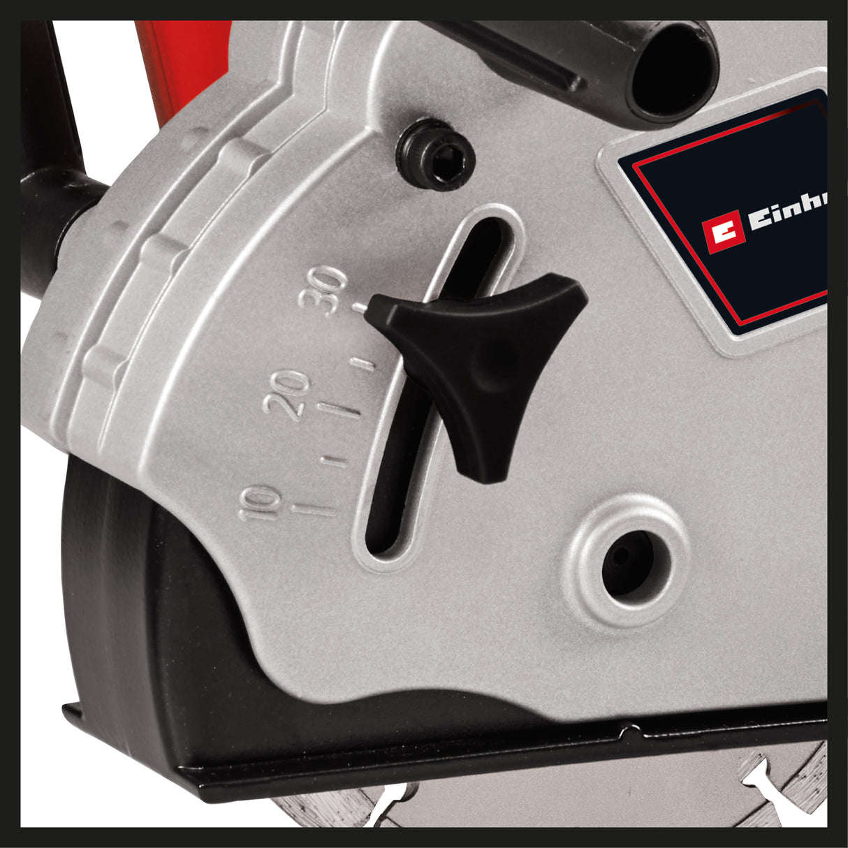 Einhell TC-MA 1300 falcsiszoló, 1320 W, üresjárati fordulatszám 9000 ford/perc, maximális horonyszélesség 26 mm, maximális horonymélység 30 mm, tengelyreteszelés, 2 db 125 mm átmérőjű vágókoronggal