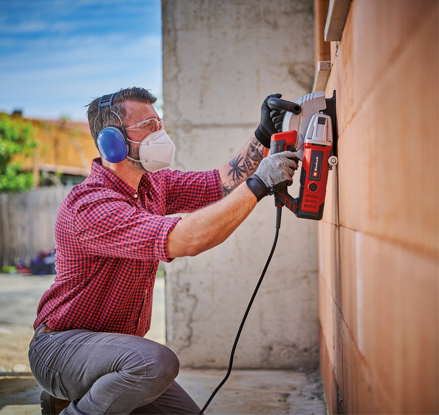 Einhell TE-MA 1700 falcsatorna-vágó, 1700 W, vágási szélesség beállítása akár 38 mm-ig, vágási mélység akár 40 mm-ig, lágyindítás, túlterhelésvédelem, 4 gyémánt vágókoronggal együtt