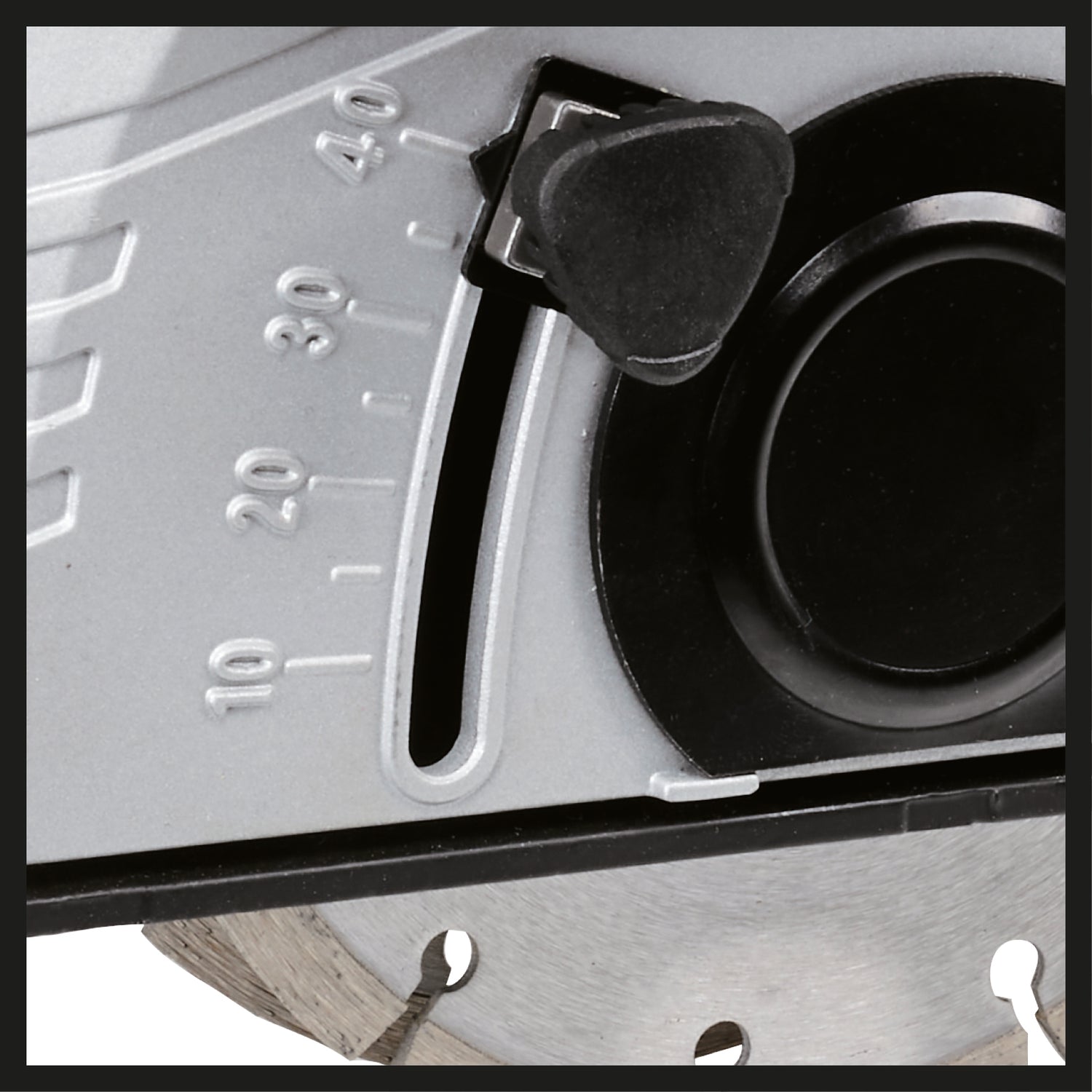 Einhell TE-MA 1700 falcsatorna-vágó, 1700 W, vágási szélesség beállítása akár 38 mm-ig, vágási mélység akár 40 mm-ig, lágyindítás, túlterhelésvédelem, 4 gyémánt vágókoronggal együtt