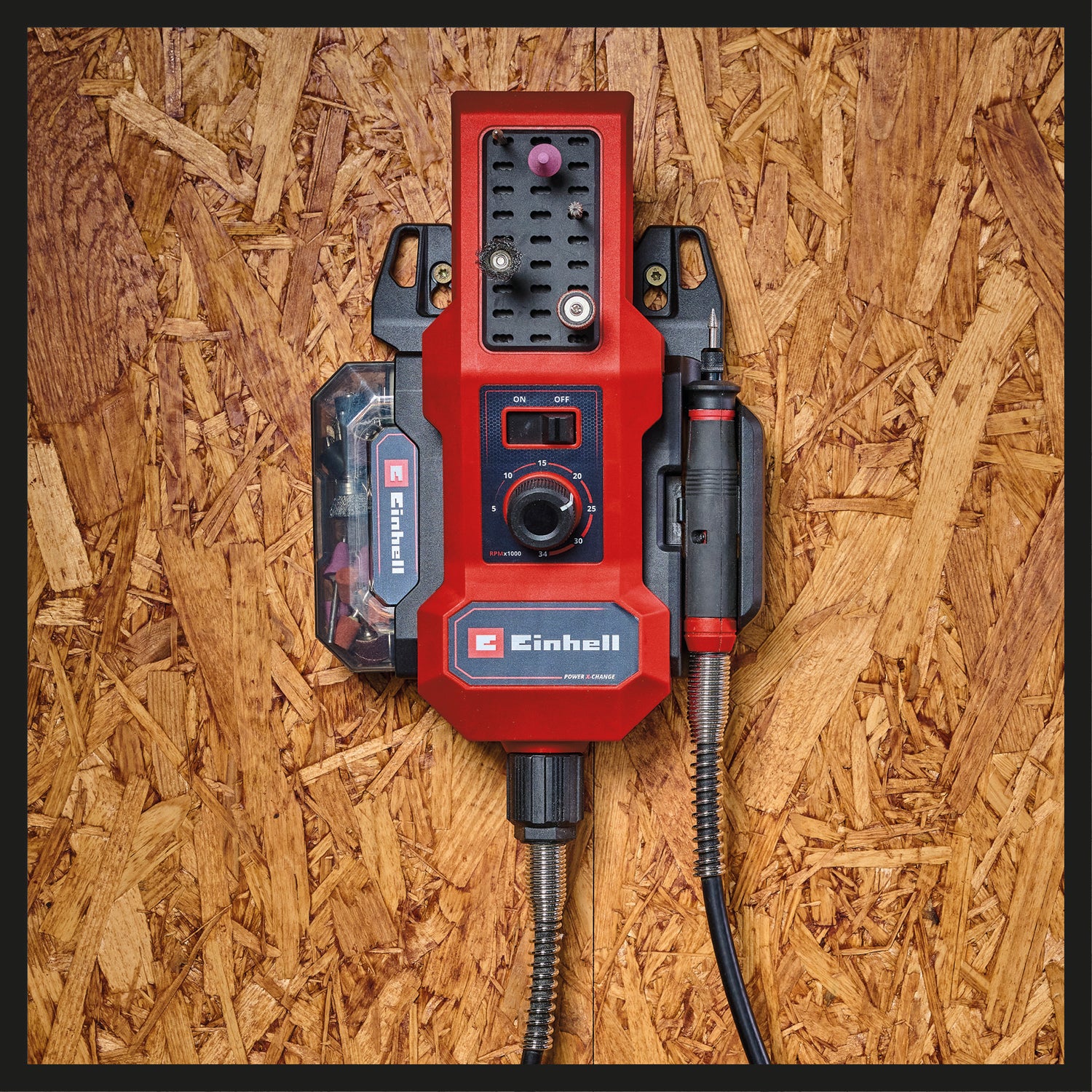 Unealta de slefuit/gravat cu acumulator Einhell TE-MT 18/34 Li Solo face parte din sistemul Power X-Change (18V, ax 92 cm cu varf de gravura, reglare viteza, set accesorii 55 piese, fara acumulator).