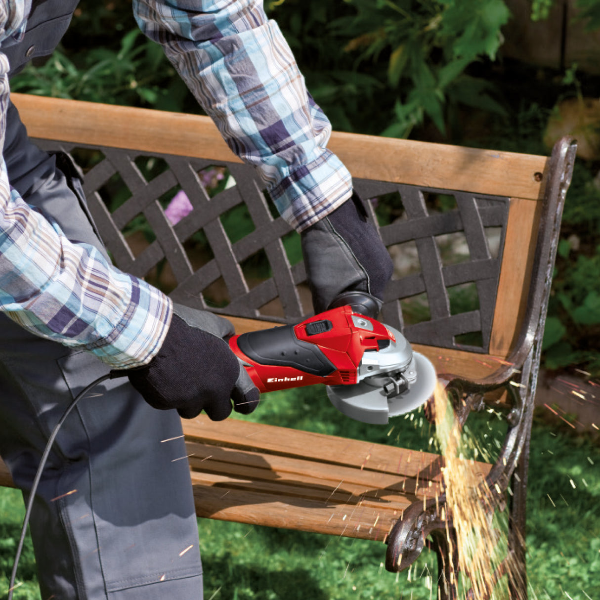 Einhell TC-AG 115 sarokcsiszoló 500 W, 12000 fordulat/perc, 115 mm-es tárcsaátmérő, tárcsavédő, tengelyretesz, lapos alumínium hajtóműfej