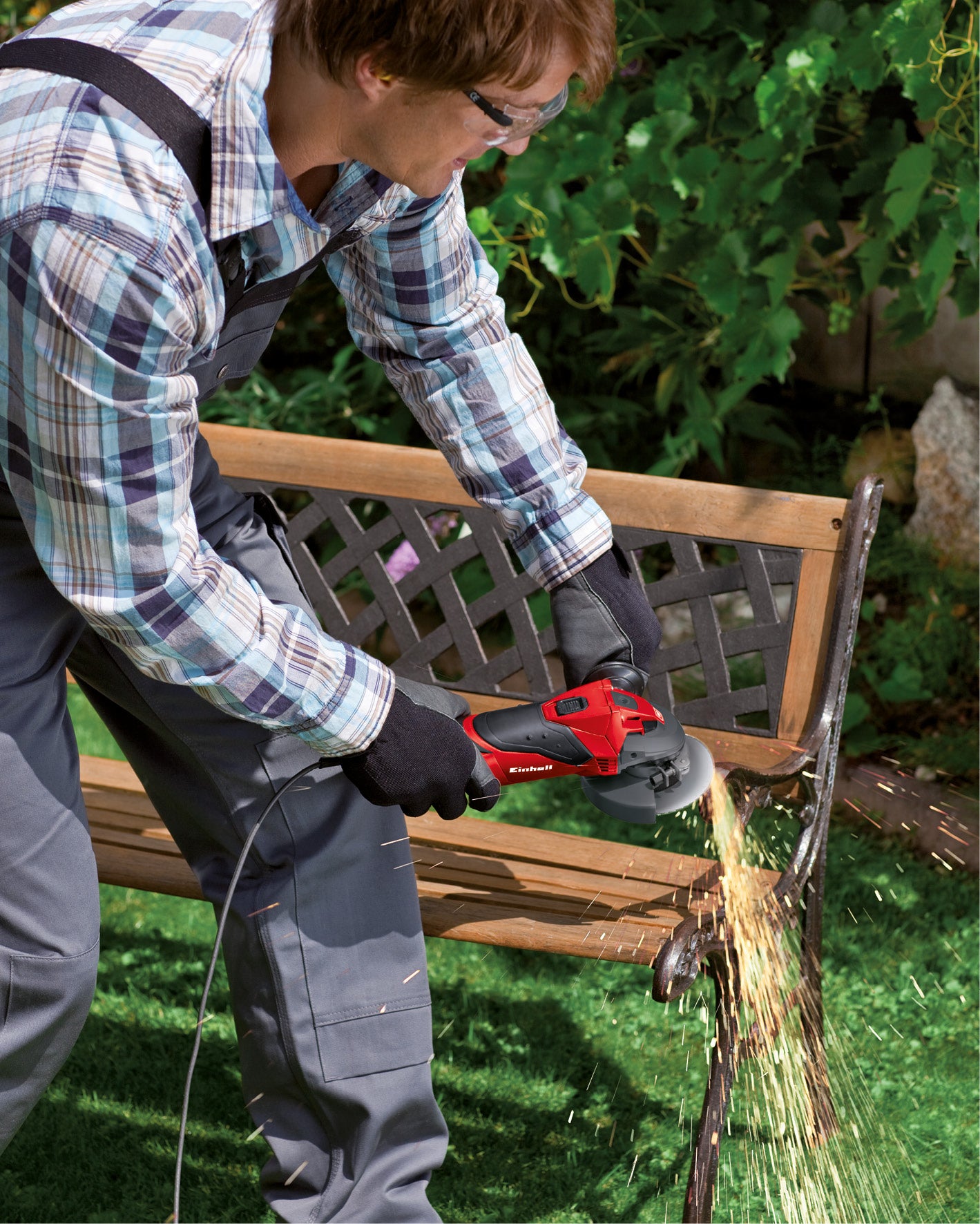 Polizor unghiular Einhell TE-AG 115, 720 W, disc Ø 115 mm, cheie in maner suplimentar, incl. disc de taiere