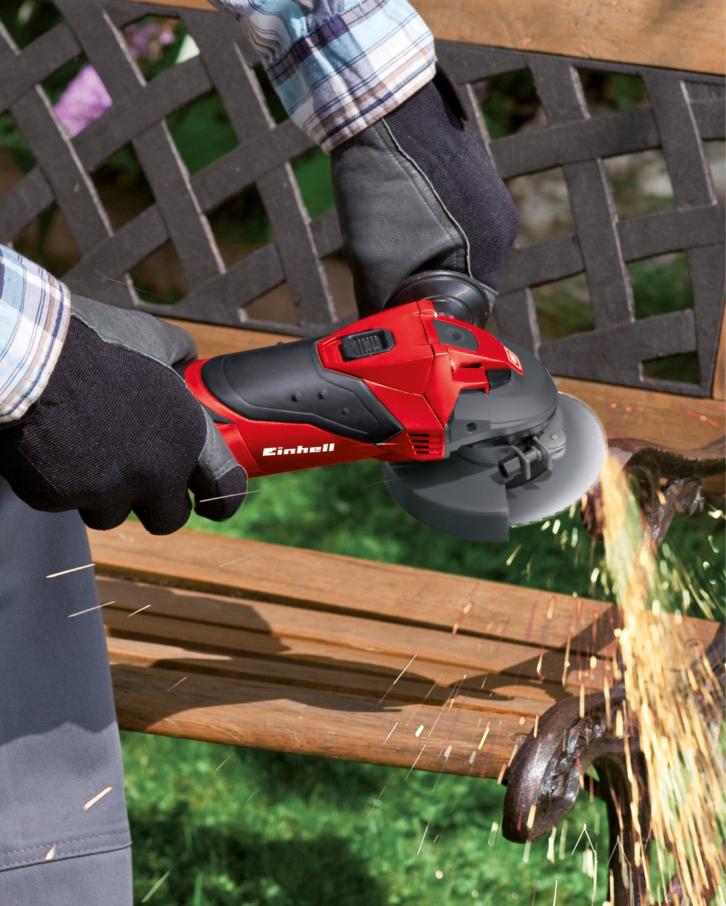 Polizor unghiular Einhell TE-AG 125/750, 750 W, protectie disc cu reglare rapida, sistem de blocare a axului, functionare cu vibratii reduse, siguranta la repornire, comutator de siguranta