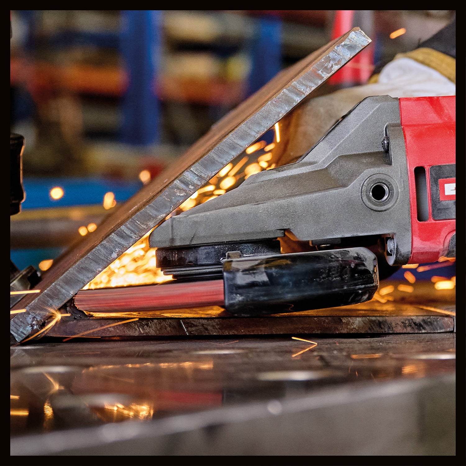 Einhell Professional TP-AG 18/125 F Li BL-Solo Power X-Change akkus laposfejű sarokcsiszoló (18 V, 700 W, 125 mm-es tárcsa, 33 mm-es vágási mélység, szénkefe nélküli, tartozékokkal, akkumulátor nélkül)