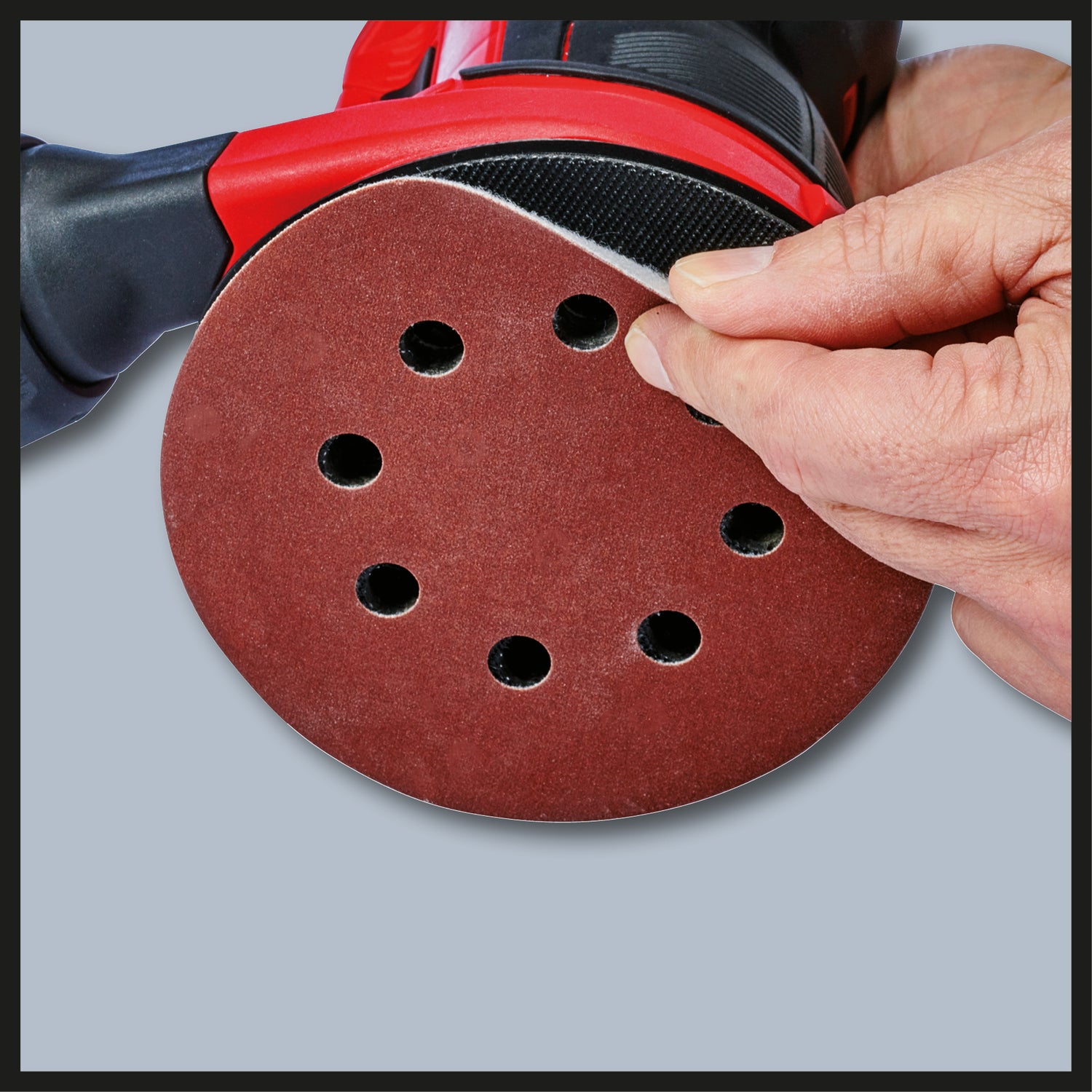 Einhell akkus orbitális csiszoló TE-RS 18 Li-Solo Power X-Change, lítium-ion akkumulátorral, elektronikus fordulatszám-szabályozással, mikro-tépőzáras rögzítéssel, 1x P80 csiszolópapírral, akkumulátor és töltő nélkül