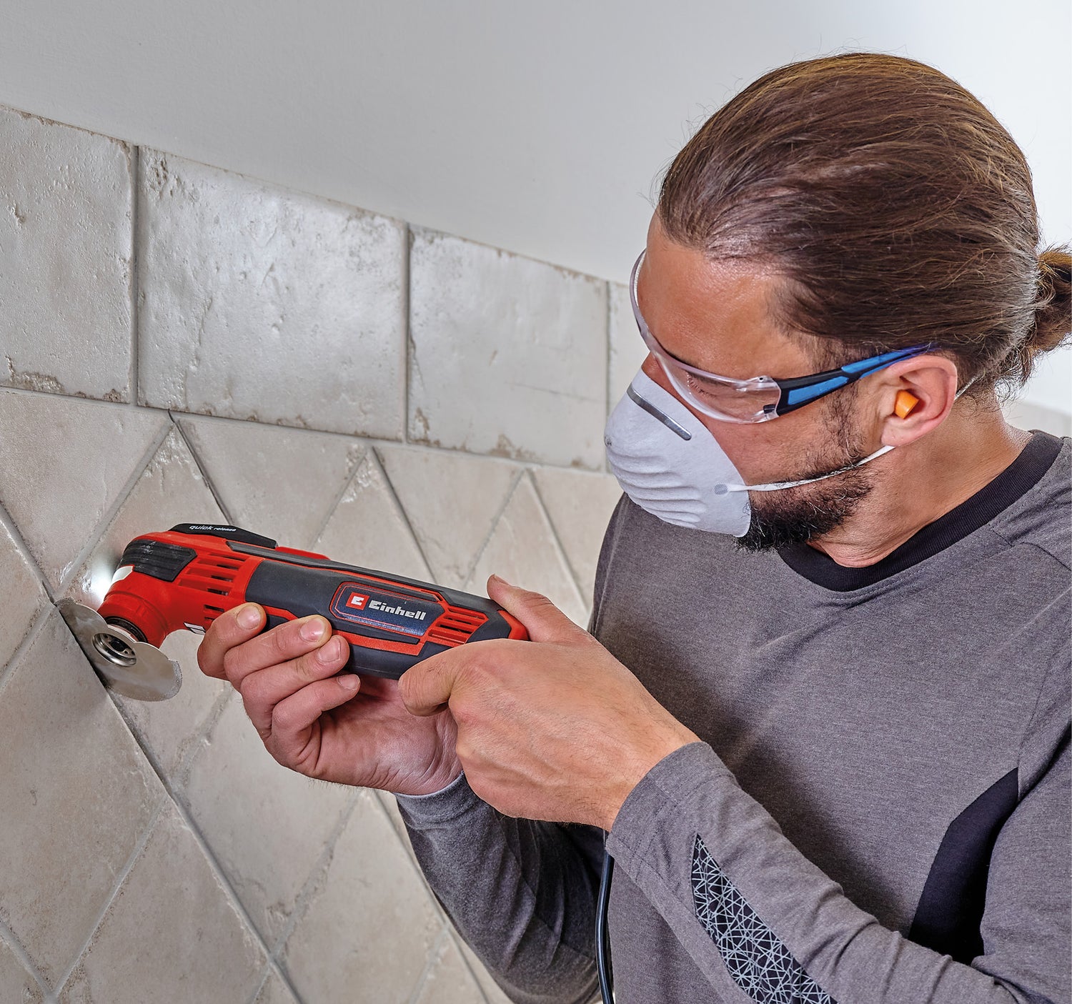 Unealta multifunctionala Einhell TE-MG 350 EQ, 350 W, rata de vibratii 22.000 pana la 40.000 rpm, lumina LED, blocare rapida, incl. geanta si accesorii