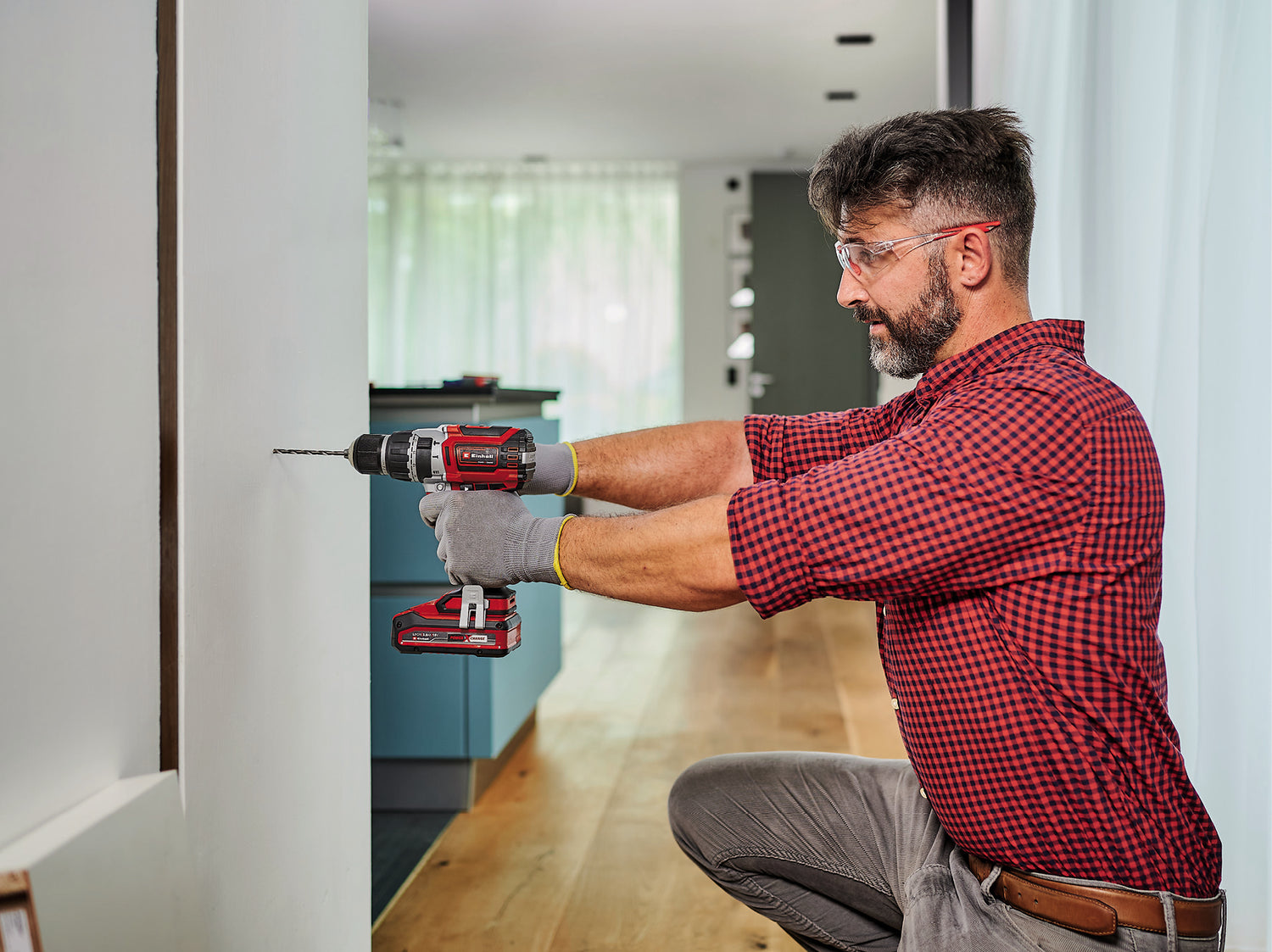 Einhell Professional TP-CD 18/60 Li-i BL Solo Power X-Change akkus ütvefúró-csavarozó, Li-ion, 18 V, szénkefe nélküli motor, 60 Nm, ütési sebesség 32 000 ford/perc, akkumulátor és töltő nélkül szállítjuk