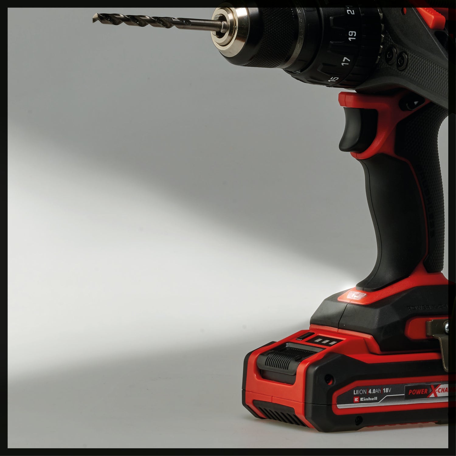 Einhell Professional TP-CD 18/120 Li-i BL-Solo Power X-Change akkus ütvefúró-csavarozó (18 V, szénkefe nélküli, 120 Nm, kalapácsfunkció, 13 mm-es tokmány, 2 sebességfokozat, akkumulátor nélkül)