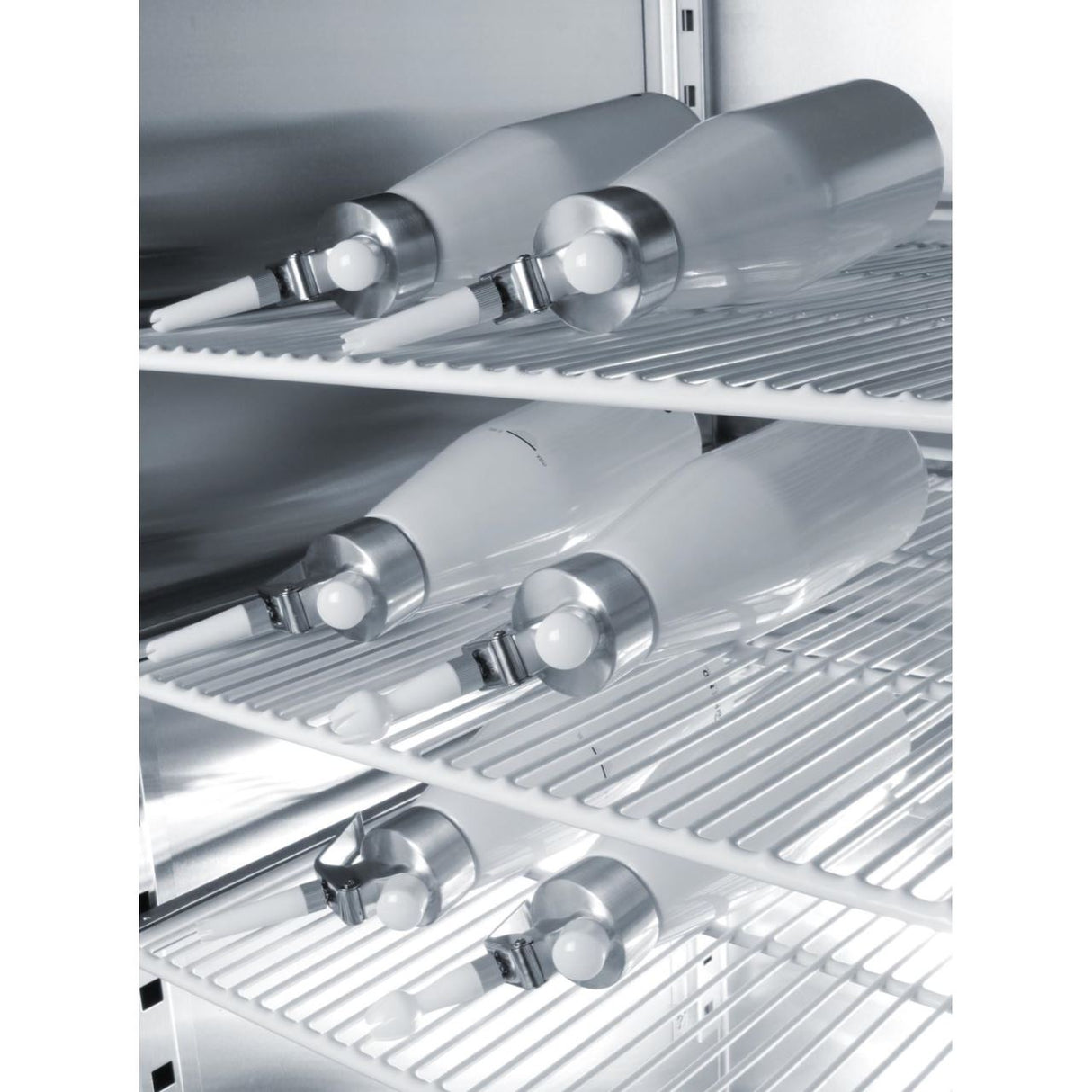 Aparat / sifon frisca, 0,5 litri, corp negru polipropilena, Hendi Kitchen Line, include 3 duze si perie curatare, 80 x 260 mm, Negru