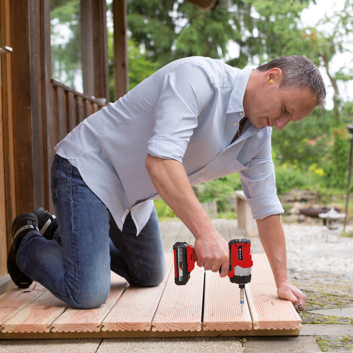 Cheie de impact pe acumulator Einhell TE - CI 18 Li Kit Power X - Change, 18 V, Li - Ion, 180 Nm, motor fara perii, control electronic al vitezei, lumina LED, inclusiv geanta Einhell, baterie de 4,0 Ah si incarcator Einhell - scule electrice si unelte profesionale - BricoMart