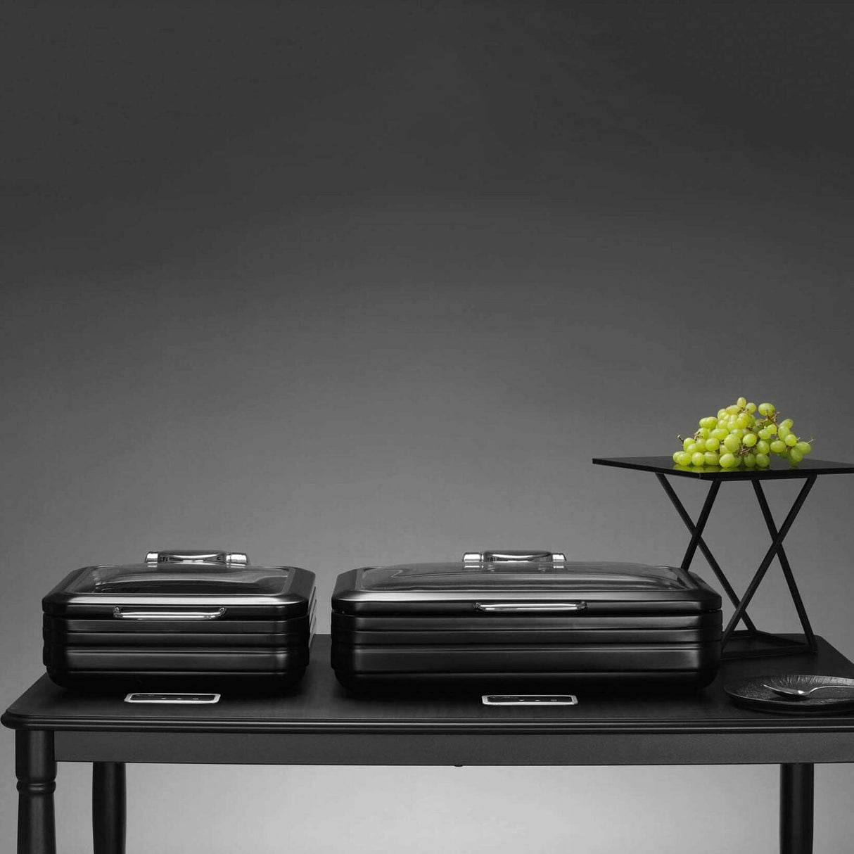 Incalzitor cu inductie rotund cu capac din sticla De Luxe Black, 9l Fine Dine