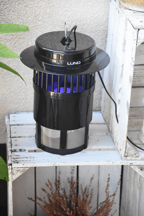 LAMPA INSECTE CU VENTILATOR, UV - A 20W Lund 67026 - 365 nm, 25 m, 20 W, 240 V Lund - scule electrice si unelte profesionale - BricoMart