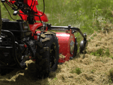 MASINA DE IARBA PT TRACTOR Yato YT - 85864 Yato - scule electrice si unelte profesionale - BricoMart