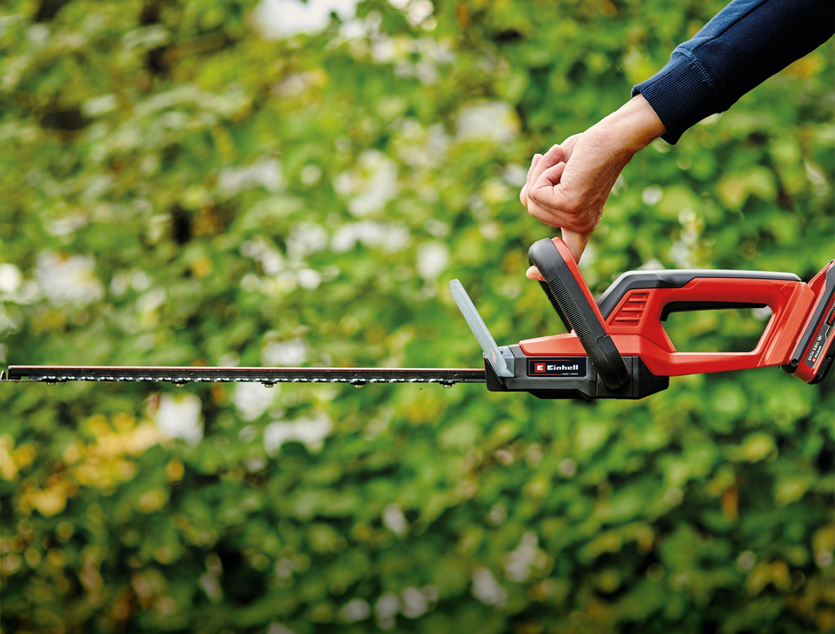 Masina de tuns gard viu pe acumulator Einhell GC - CH 18/40 Li Solo Power X - Change (18 V, lungime de taiere 40 cm, distanta intre dinti de 13 mm, maner ergonomic, fara acumulator Einhell - scule electrice si unelte profesionale - BricoMart