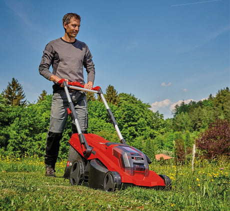 Masina de tuns iarba pe acumulator Einhell Professional RASARRO 36/40 Power X - Change, 36V, latime de taiere 40 cm, 500 m², motor fara perii, cos de colectare 50 l, inaltime de taiere 25 - 75 mm, incl. 2x 4.0Ah, 1x incarcator dublu Einhell - scule electrice si unelte profesionale - BricoMart