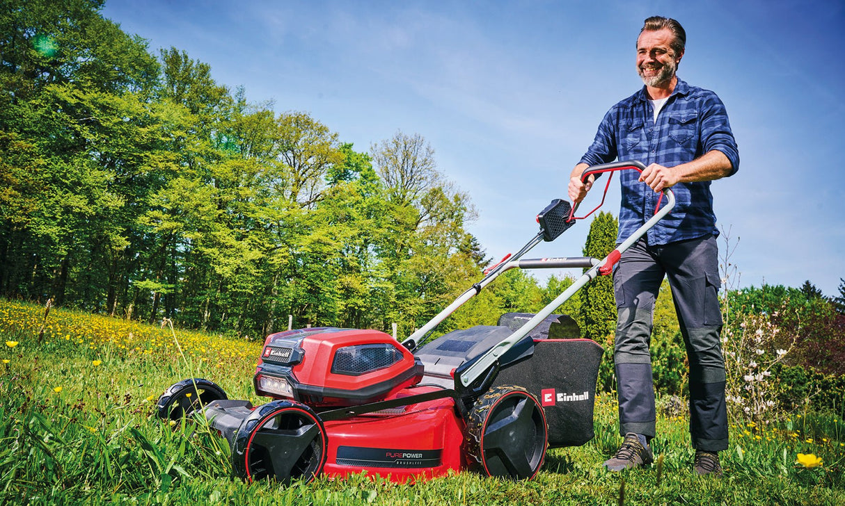 Masina de tuns iarba/gazon pe acumulator Einhell GP - CM 36/52 S Li BL Kit Power X - Change (36 V, latime de taiere 52 cm, pana la 1200 m², motor fara perii, colector de iarba de 65 L, tractiune integrala, incl. 4x baterii de 5,2 Ah + 2x incarcator dublu Einhell - scule electrice si unelte profesionale - BricoMart
