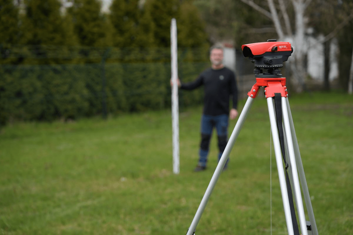 NIVELĂ OPTICĂ 32X IP66 + STATIV+ TREPIED YATO YT - 30551 , 110 m YATO - scule electrice si unelte profesionale - BricoMart