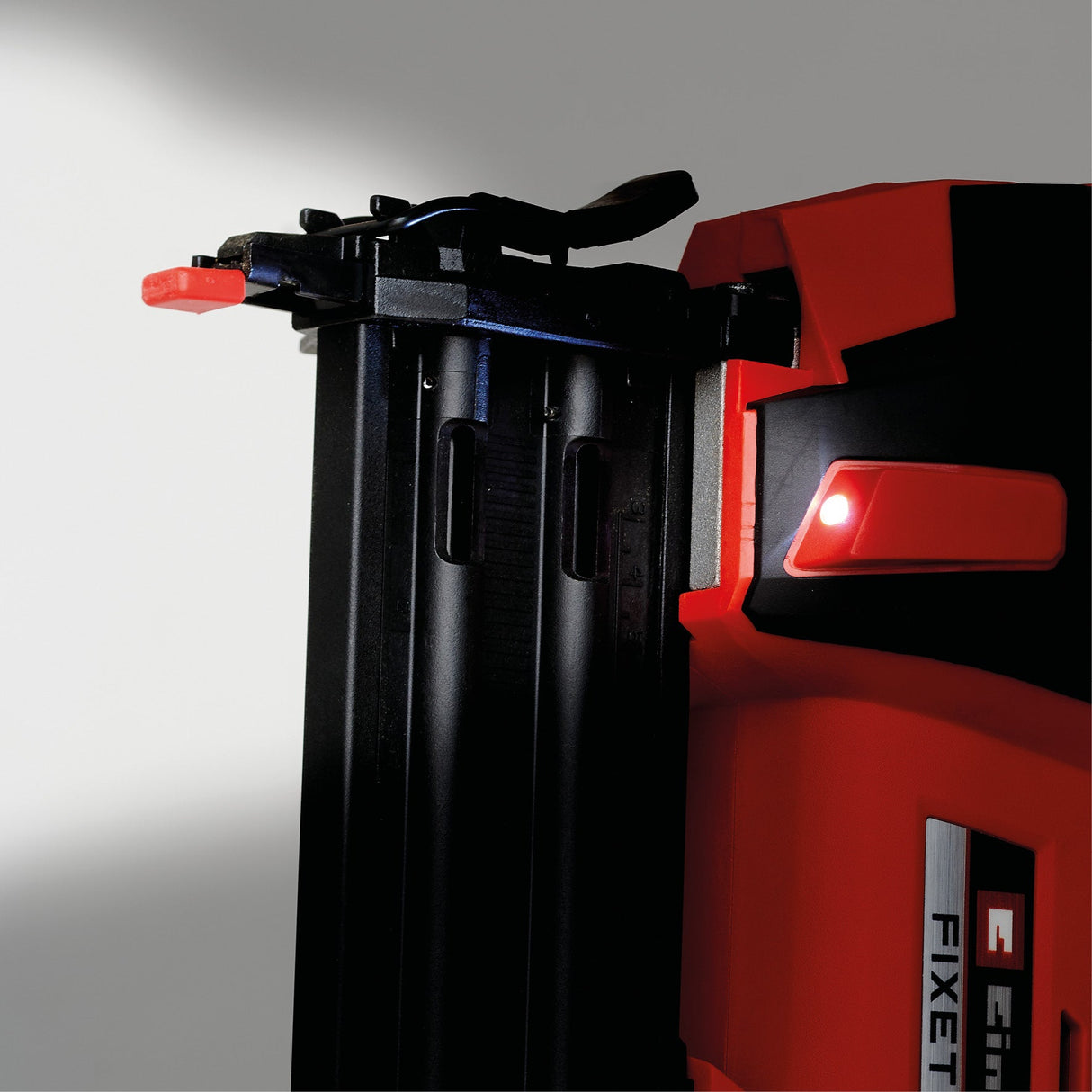 Pistol de cuie pe acumulator Einhell Professional FIXETTO 18/50 N Power X - Change (18 V, 60 de lovituri/min, lungime maxima a cuiului de 50 mm, reglare adancime, lovitura simpla/in serie, incl. 500 de cuie, fara acumulator Einhell - scule electrice si unelte profesionale - BricoMart