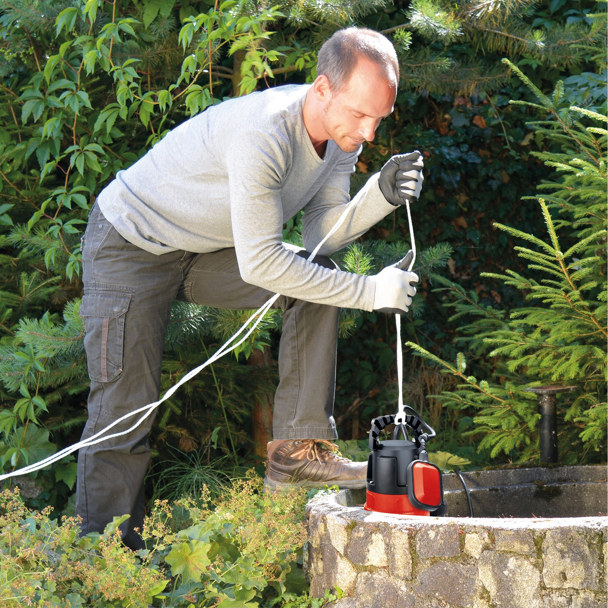 Pompa de apa murdara Einhell GC - DP 7835 (780W, Ø35 mm particule straine, capacitate de debit 15.700 L/h, plutitor, maner de transport, infasurare cablu, conectare universala Einhell - scule electrice si unelte profesionale - BricoMart