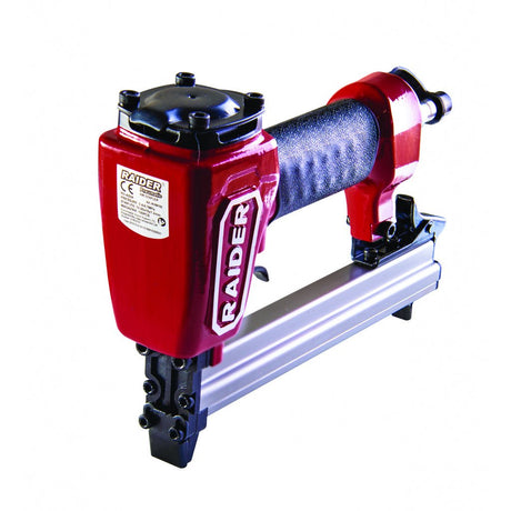 RAIDER Capsator pneumatic RD - AS04 capse 10 - 20x10x1.2mm Construit din aliaj de aluminiu calitativ Silentios Dimensiune compacta Raider - scule electrice si unelte profesionale - BricoMart