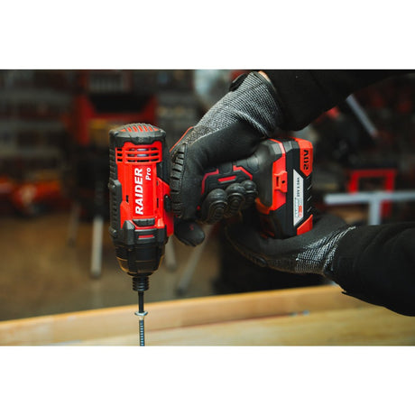 RAIDER R20 Masina insurubat cu impact HEX 1/4 180Nm RDP - SHID20 Solo 2 locasuri magnetice pentru biti Carcasa metalica reductor Schimbator de sens Lumina de lucru cu LED Agatatoare pentru c Raider - scule electrice si unelte profesionale - BricoMart