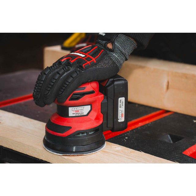 RAIDER R20 Slefuitor orbital Ø125mm vit. var. Solo RDP - KRSA20 Slefuitorul excentric are un disc de Ø125 mm, oferind un echilibru între precizie și eficiență Dispune de 6 trepte de re Raider - scule electrice si unelte profesionale - BricoMart