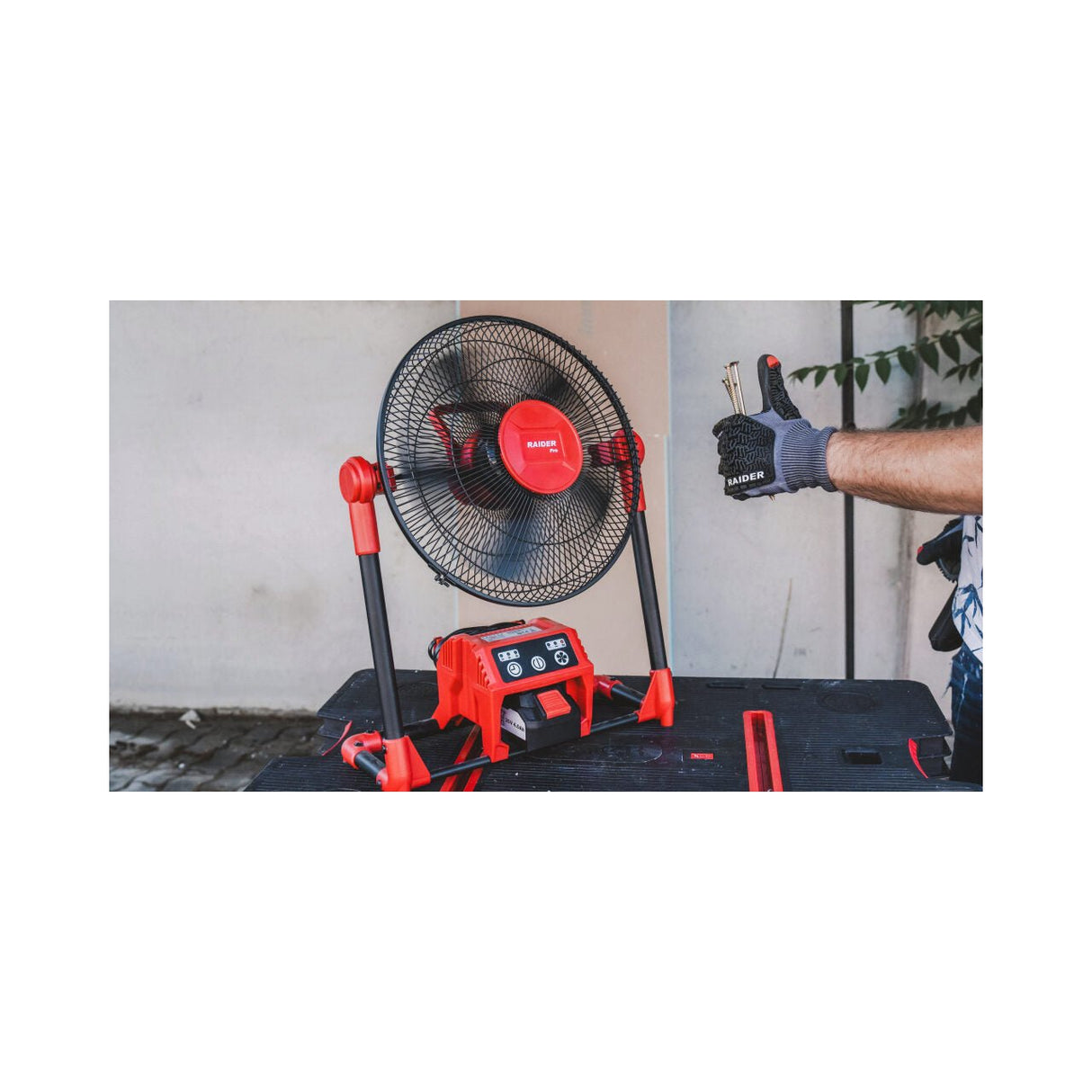 RAIDER R20 ventilator de lucu cu LED 230V 300 mm RDP - SWF20 Solo Trei setări de viteză (mare/medie/joasă) Temporizator automat în 3 trepte cu selecție de oprire de 1, 2 și 4 ore Proiect Raider - scule electrice si unelte profesionale - BricoMart