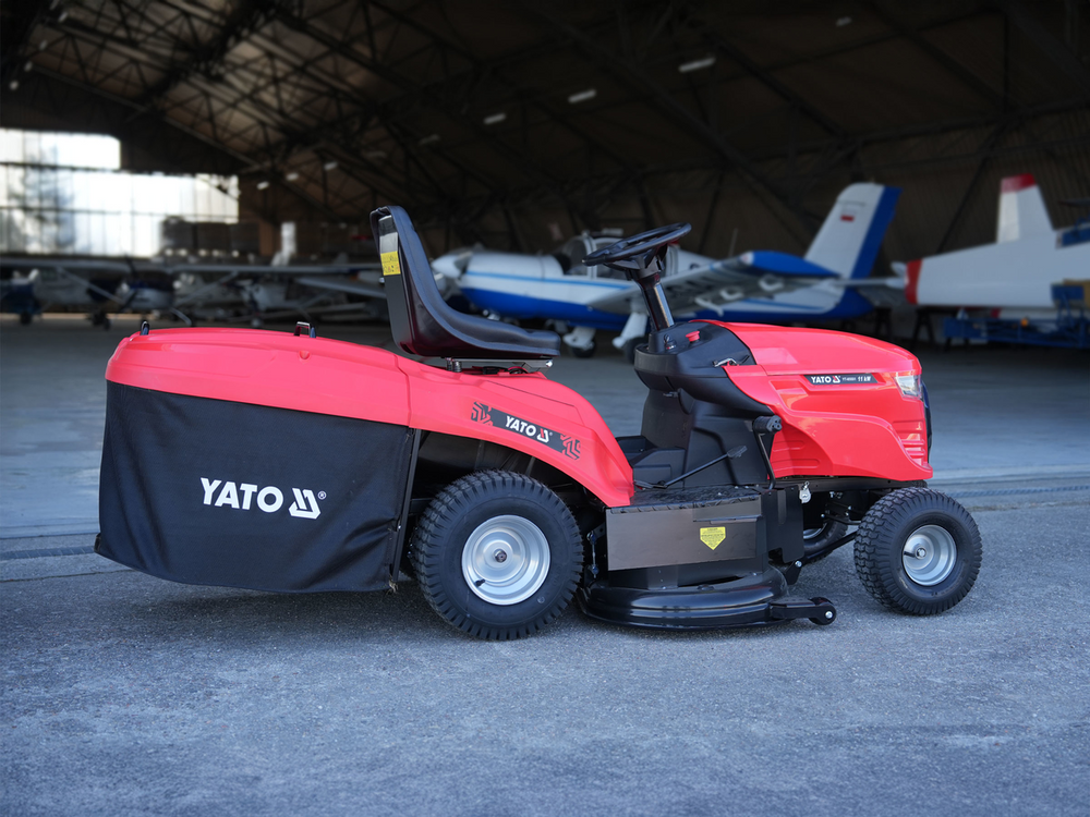 Tractor de tuns iarba YATO  546 cm3, 1070 mm, motor LONCIN , cutie de viteze hidrostatica