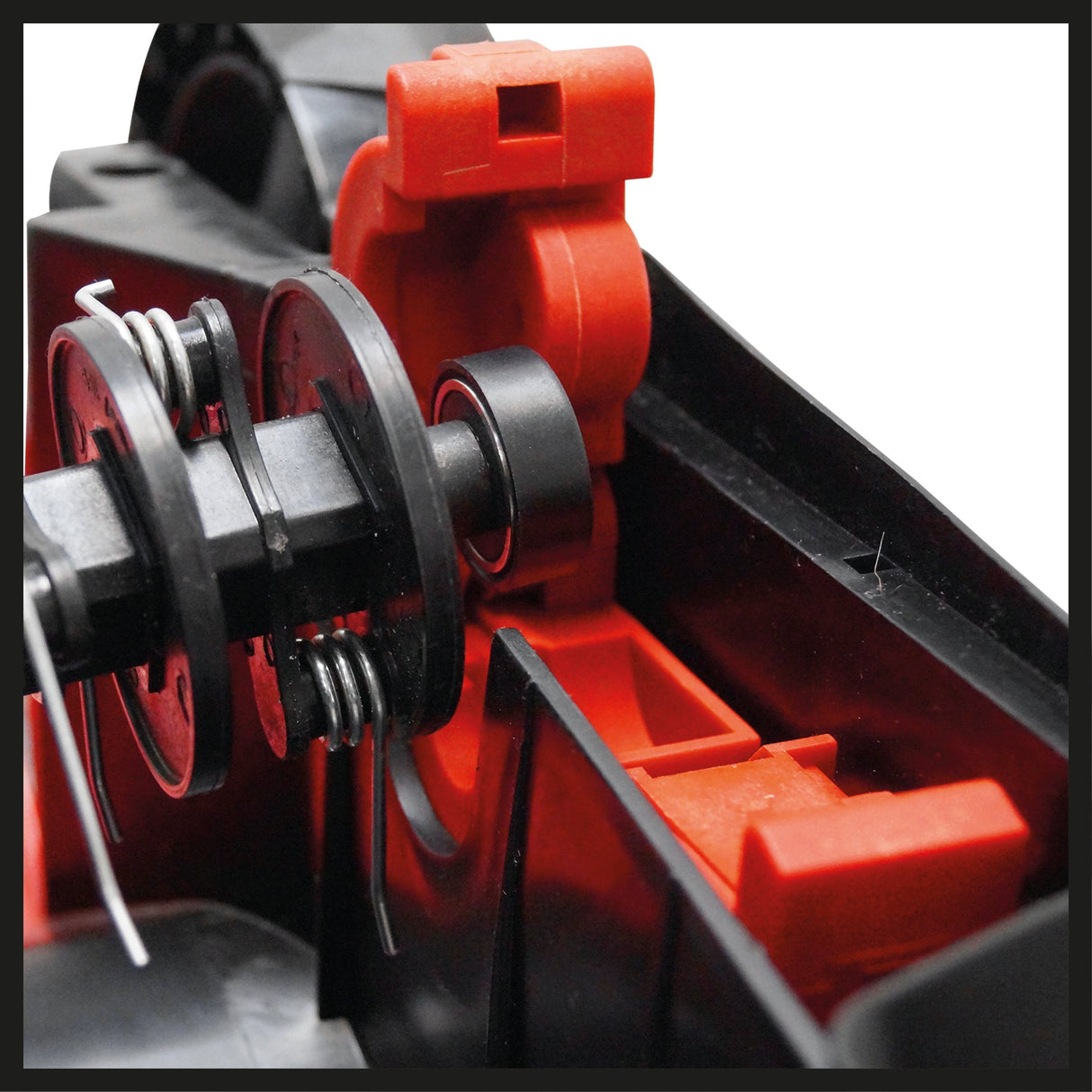 Scarificator/aerator pe acumulator Einhell GE - SA 36/35 Li - Solo Power X - Change (Li - ion, 36 V, motor fara perii, rola cu lame de 35 cm, sac de colectare de 28 l, adancime de lucru reglabila, fara acumulator sau incarcator Einhell - scule electrice si unelte profesionale - BricoMart