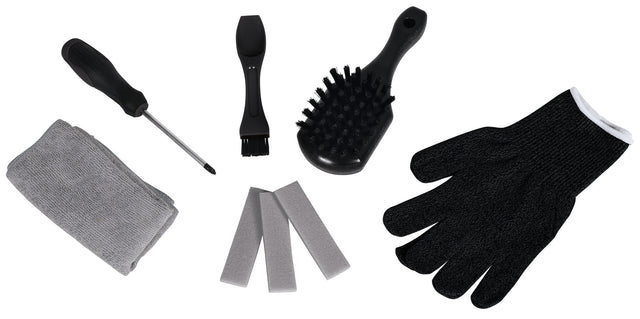 Set de curatare original Einhell pentru roboti de tuns iarba (accesoriu pentru curatarea, intretinerea si ingrijirea robotilor de tuns iarba Einhell, inclusiv carpa din microfibra, perii si manusi) Einhell - scule electrice si unelte profesionale - BricoMart