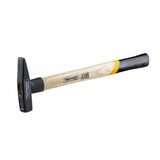TOP MASTER PRO Ciocan lacatus cu maner lemn 100g TMP Capul ciocanului este fabricat din oțel C45 călit prin inducție Mâner ergonomic din lemn Marginile rotunjite Standard de Top Master Pro - scule electrice si unelte profesionale - BricoMart
