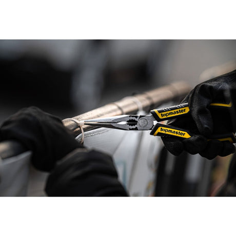 TOP MASTER PRO Cleste cu varf lung 200mm TMP Material:Cr - Ni, de 2 ori mai durabil decat Cr - V Pârghie mare - cu 35% mai puțin efort decât modelul standard Top Master Pro - scule electrice si unelte profesionale - BricoMart