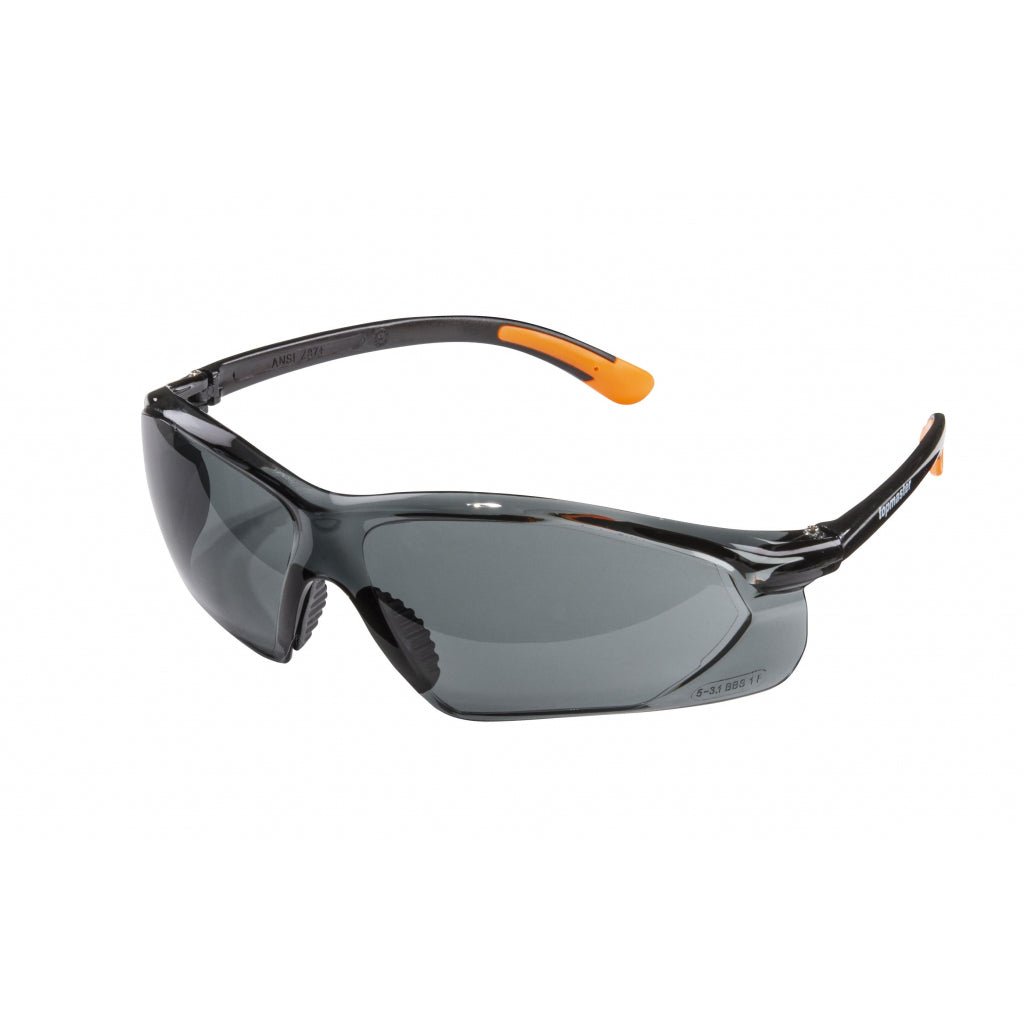 TOP MASTER PRO Ochelari de protectie SG01 cu lentile fumurii TMP Lentile fumurii Vârfurile cauciucate de pe rame reduc tensiunea din zona urechii Câmp vizual mărit cu protecție laterală Top Master Pro - scule electrice si unelte profesionale - BricoMart